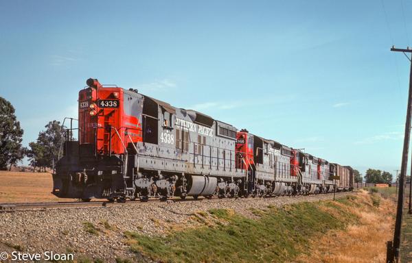 SP 4338 and more SD9Es at Lombard, CA