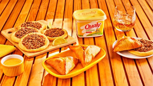 Receita de esfiha tradicional de carne: sugestão de lanche perfeita para celebrar o Dia Nacional da Esfiha