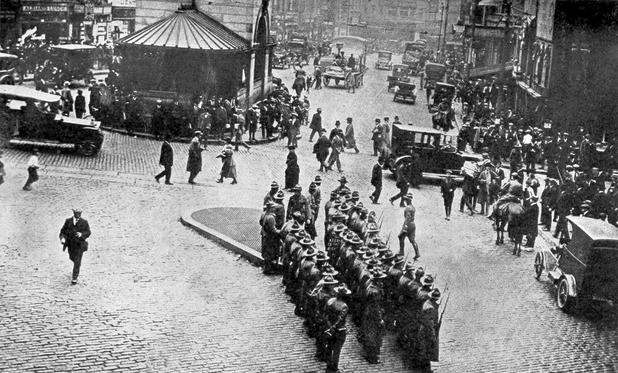 Newly arrived Massachusetts Militia try to keep order in Scollay Square. By Unknown author - Boston Public Library http://www.bpl.org/store/gallery.asp?page=1&amp;gallid=38, Public Domain, https://commons.wikimedia.org/w/index.php?curid=2468481