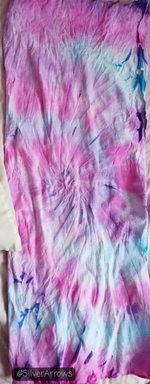 Less violet on this side. The magenta dominates and you can see the spiral pattern a bit better