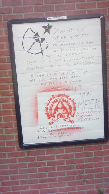 Diversiteit in acties, groepen en mensen is een van de sterke punten van het verzet tegen de stugge bureaucratische overheid en grote bedrijven

Steun de acties die je zelf niet zou doen door solidariteit te tonen 
wij zijn met MEER

ps. Woensdag 10-9
solitariteits 
DEMO voor
anarchistische groepen
bij de Indonesische ambassade
in Den Haag
@forumgeorganiseerdanarchisme

Logo Federazione Anarchica Informale (FAI)
