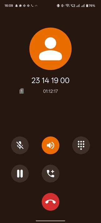 Skjermskudd av en telfonsamtale som ikke har blitt besvart av mottakeren ennå. Det står at det har ringt i 1 time, 12 minutter og 17 sekunder.