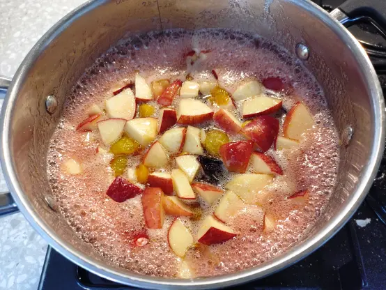 Das wird Pflaumen im Apfelmarmelade