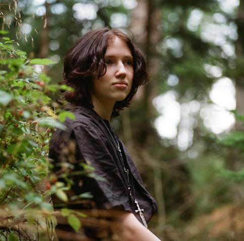 Sky im Wald in näher dran, kleiner smirk