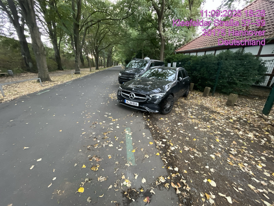 Illegale Autolagerflächen in Der Veloroute 05