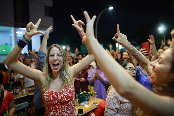 Bolsonaro opponents celebrate his sentencing, 2025-09-11