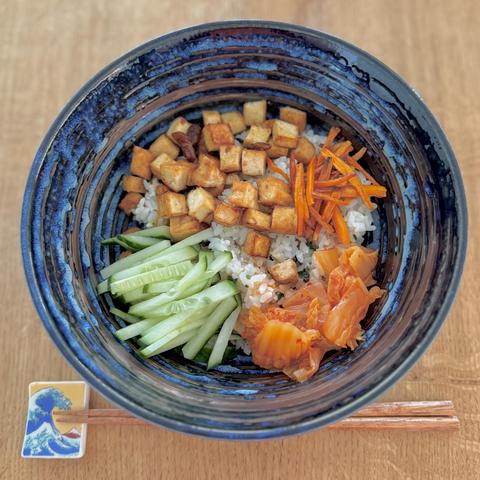 A close-up of my bowl with the meal as described in the post.