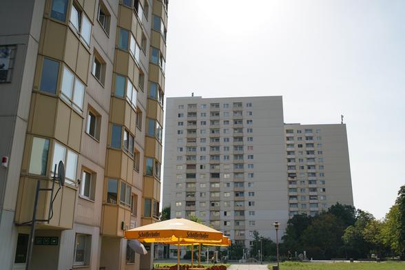 Wohntürme und Kneipe "Pfefferminze" in Gruna