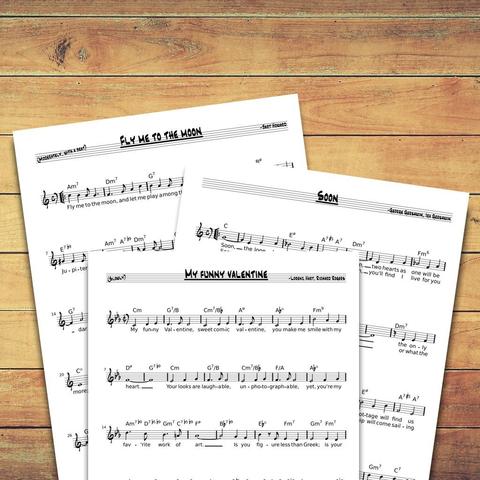 Auf dem Bild ist eine Holztischplatte zu sehen, mit drei LeadSheets.

- Fly me to the moon
- Soon
- My funny valentine

Alle Noten wurden mit lilypond geschrieben.