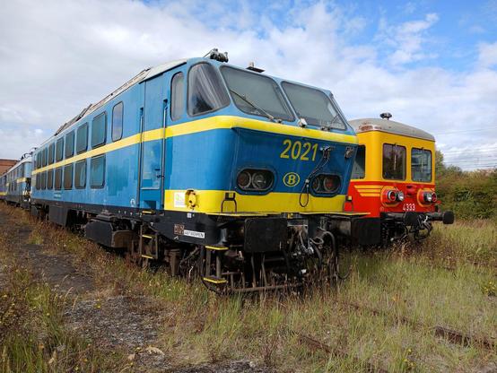 Locomotive série 20 et autorail série 43.

Loco class 20 and railcar class 43.