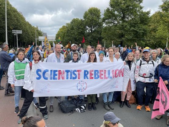 Scientists join the A12 protest in lab coats