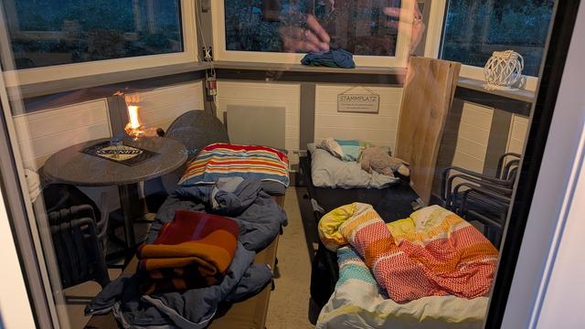 two beds in a Garden cabin