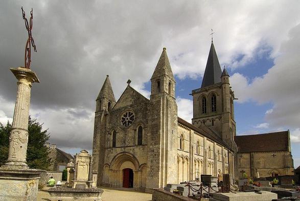 Eglise à #Rots (#Calvados) Construction XIIe siècle, XIIIe siècle, XIVe siècle, XVIIIe siècle. Eglise : classement par arrêté du 24 avril 1909.
Suite 👉 https://monumentum.fr/monument-historique/pa00111641/rots-eglise
#Patrimoine #MonumentHistorique
Photo CC-BY-SA 4.0 : hamon jp