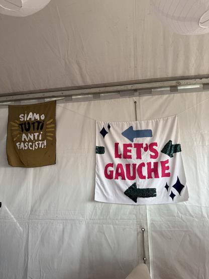 Let’s gauche sur une pancarte