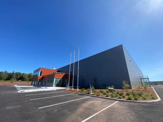 Hampton hockey community welcomes new arena but wanted to keep the old one too