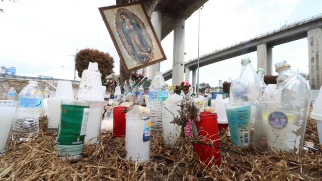 Velas y virgen maria