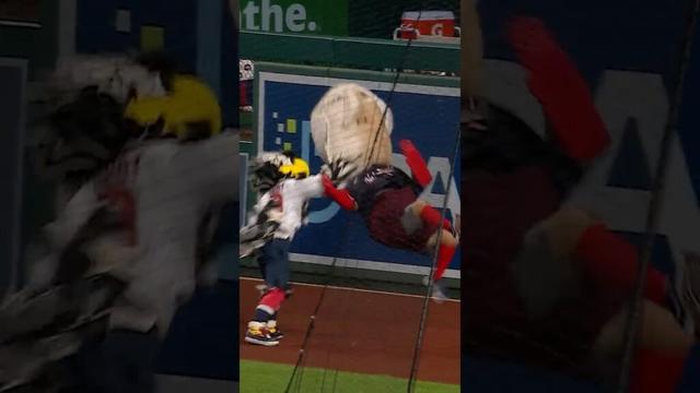 レーシング大統領vsスラップショットマスコットファイト🥊💥🦅⚾️🏒🇺🇸