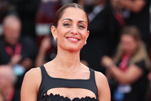 Hiba Abouk, en una ceremonia. (Getty Images)