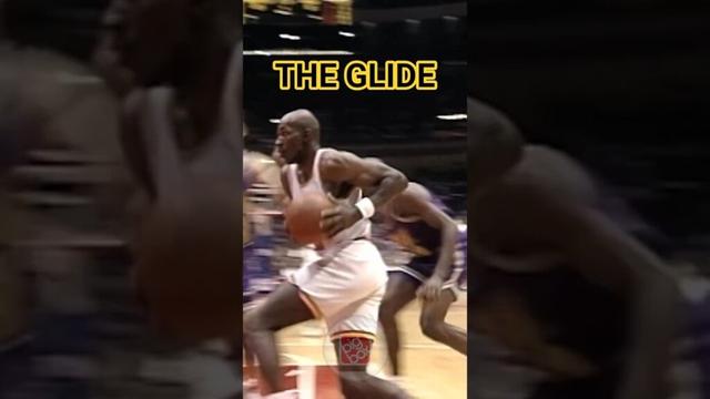 CLYDE DREXLER with a Slam Dunk vs Utah Jazz (1995)😱😳 #clydedrexler #nba #shorts