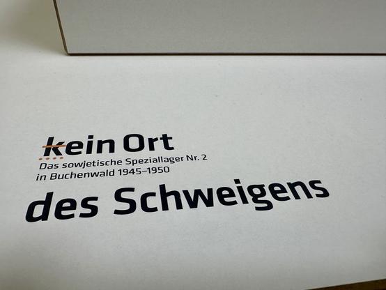 Blick in die Ausstellung „(k)ein Lager des Schweigens. Das sowjetische Speziallager Nr. 2 Buchenwald 1945-1950“.