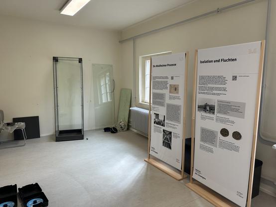 Blick in die Ausstellung „(k)ein Lager des Schweigens. Das sowjetische Speziallager Nr. 2 Buchenwald 1945-1950“.