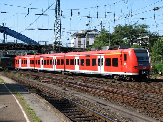 425 082-5 - Aachen-Hbf - Septembre 2005