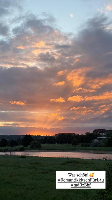 Morgenhimmel am Neustädter Elbufer, kurz bevor die Sonne über den Talrand kommt