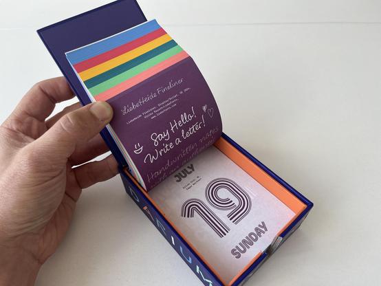 Calendar open on page Sunday July 19th, inside the box. The backs of the pages are all full colour, each month another Pantone colour. Making it the most colorful Typodariom do far.
