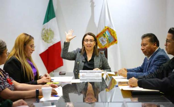 Azucena Cisneros