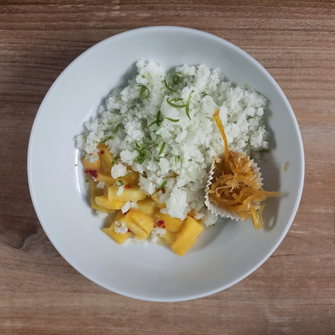 Das Dessert wie beschrieben in einer Schale.