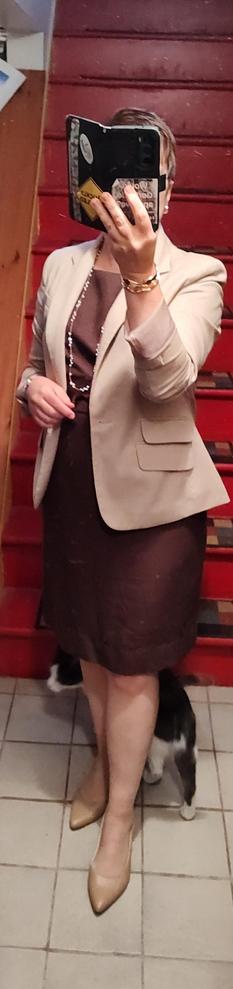 Brown silk blend shell dress. Beige blazer with double pockets (fake pockets!!! What is the actual point?!) beige slingbacks. Gold bangles, mermaid pearls.