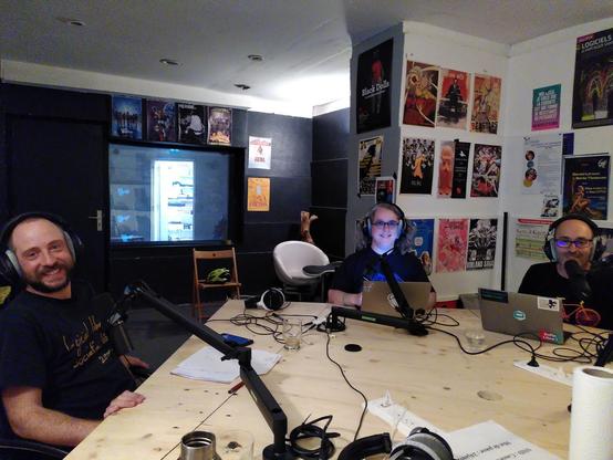 Enregistrement d'un épisode sur l'association April aujourd'hui, dans le studio de Radio Cause Commune. Disponible courant octobre