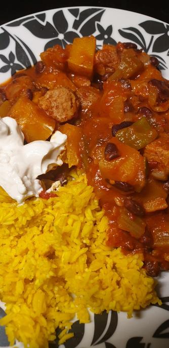 Butternut Squash, Bean (Black Beans & Kidney Beans) & Soya Chunk Chilli. Served w/ Tumeric Rice & Oat Yoghurt.
