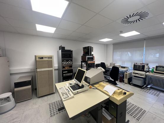 daArena Minicomputer section with PDP 8e, PDP 8 straight 8, MINC, DECWriter Terminal and much more