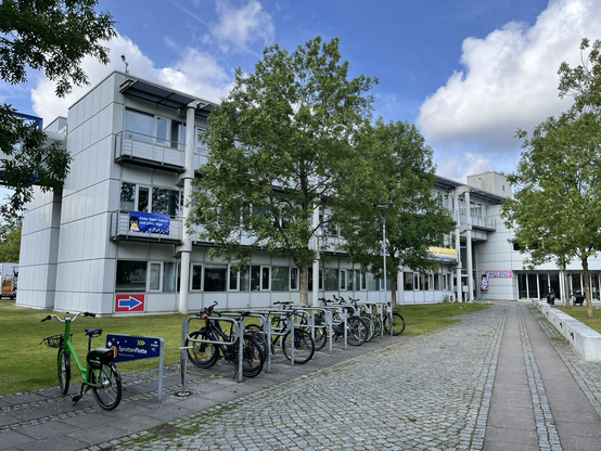 Gebäude in dem die Veranstaltung stattfindet. Hausnummer 116, Haus 1