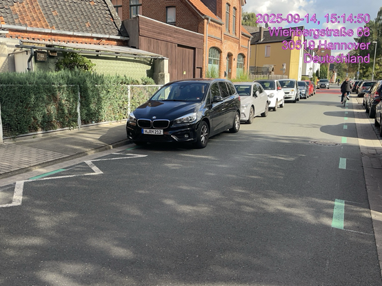 Veloroute 08 echte KlimaSabotagePolitik durch die konservative Bezirkpolitik -Stützung der  Illegalen nicht gesetzlich konformen öffentlichen Autolagerflächen.