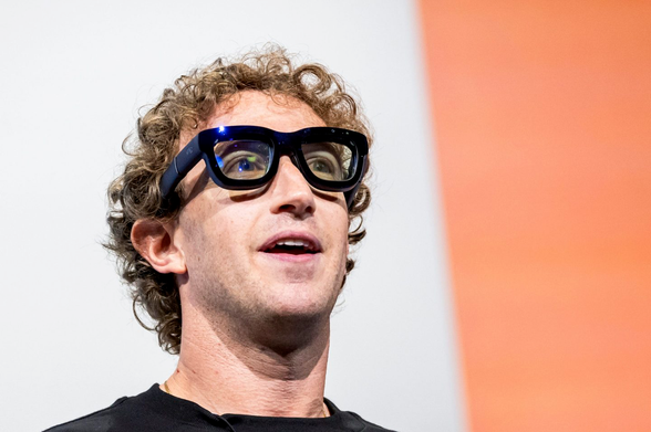 Meta founder Mark Zuckerberg wearing the newest in Incel spyware. Glasses with lenses and frames so ridiculously thick you'd think they belonged on a cartoon character.