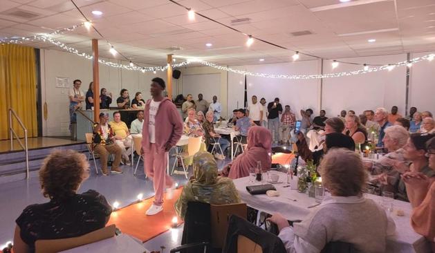 Modeshow met werk van ontwerper Abdoo Ali