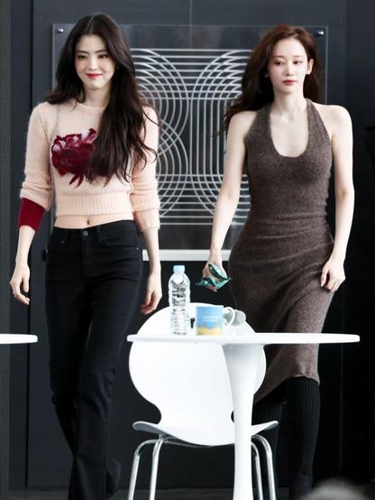 han sohee, jeon jongseo