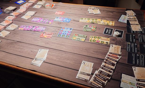 Endsituation einer 2 er-Partie "Innovation Ultimate" mit Erweiterung "Cities of Destinies"