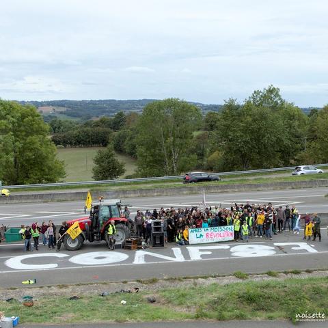 Vue du groupe de bloqueurs et bloqueuses de l’A20.
