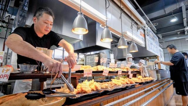 １日１０００人が殺到する最強マンモスうどん工場
