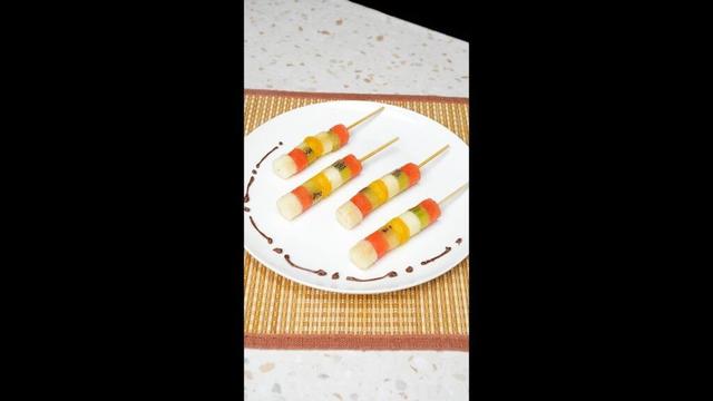 【科学実験みたい♡】子どもが喜ぶ！くり抜き簡単「注射器フルーツスティック」で楽しくパーティー！ / How to Make Fruit Skewers with a syringe