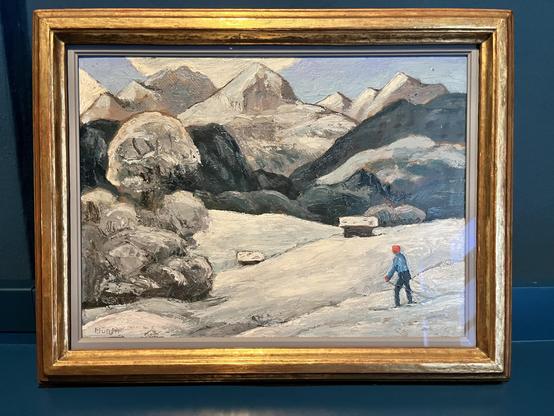 Gabriele, Münter, Landschaft mit Skifahrer (1937). Vor einer verschneiten Berglandschaft steht ein einsamer Skifahrer auf einem Hügel.