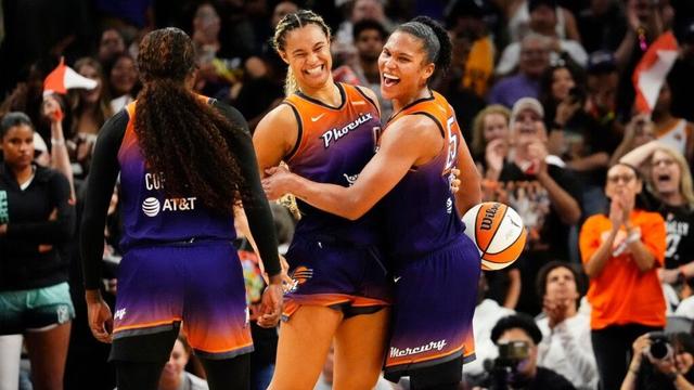 Mercury's Alyssa Thomas and the refs