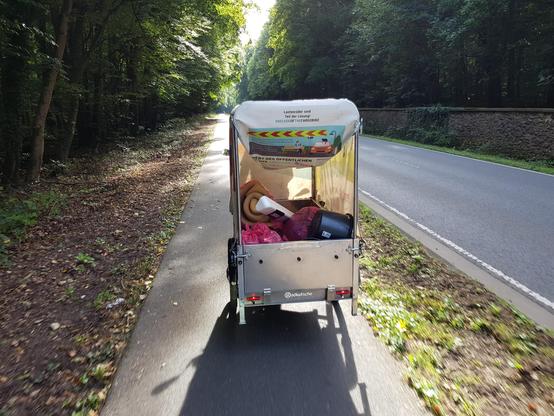 Baumarkt-Brummi auf dem Rueckweg nach Darmstadt, beladen mit Muell, der bei der Sammelaktion eingesammelt wurde.