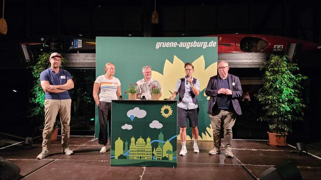 Das Podium am Freitag beim Sportempfang:
Maxi Diesenhofer, grüner MdL von Augsburg-Land und sportpolitischer Sprecher.
Katharina Neumann, Vorstand Kanusportverein Schwaben Augsburg. 
Jürgen Enninger, Kulturreferent der Stadt Augsburg (Moderation des Podiums).
Alessa Plass, DFB-Schiedsrichterin.
Beppo Brehm, Kreisvorsitzender des bayerischen Landessportverbandes BLSV.