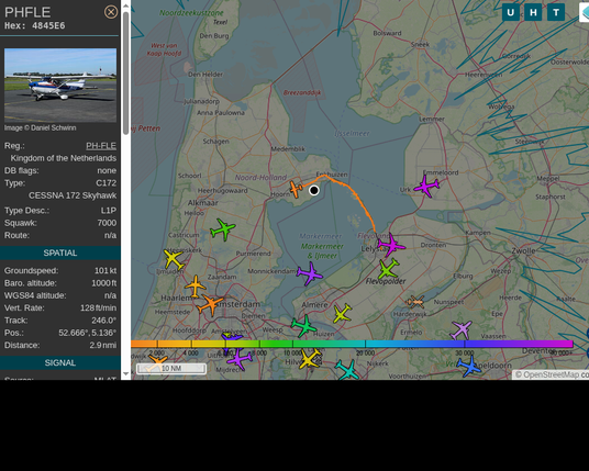 #PHFLE: Private (#Reims/Cessna C172, registration: PH-FLE)
Route: No route available
Min. distance: 1.2nm away @ 1000 ft
Heading: SW @ 0.0kts
Time: 14:58:19
 #ProbablyLanding #adsb #Venhuizen