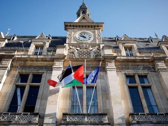بلديات فرنسية ترفع العلم الفلسطيني | أخبار