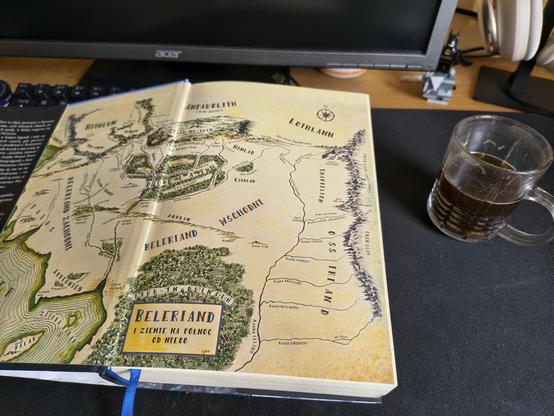 mapa w książce Silmarillion, kawa "plujka", pełen relaks